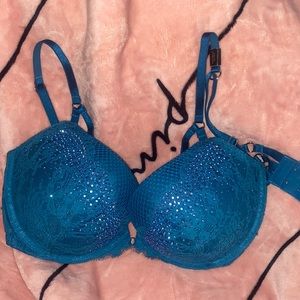 Victoria’s Secret Very Sexy Push up bra 32DDD